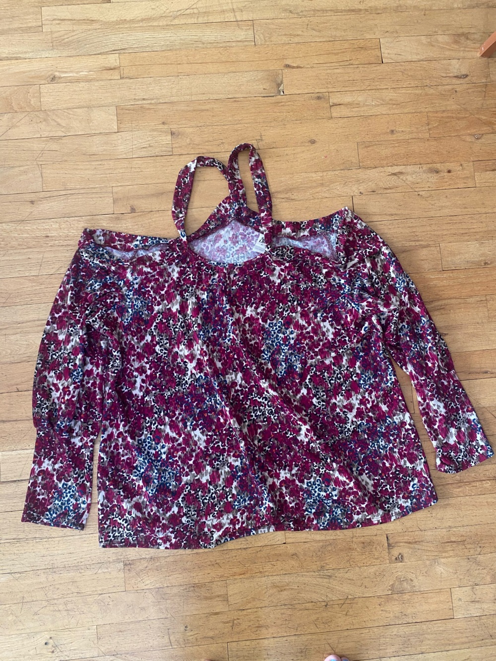 Sew in love size 3x great top.